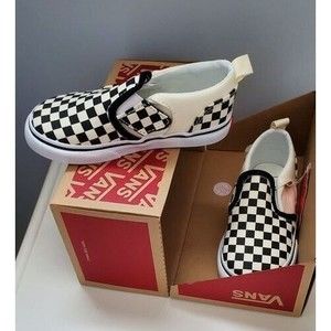 Girls Shoes Slip Ons Canvas  Chevron Design Size 9 New Never Worn